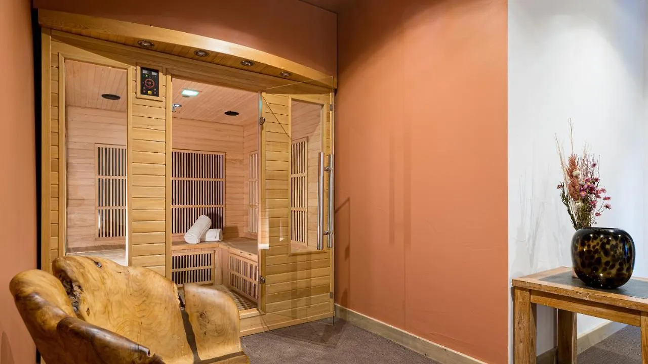 Chalet Carte Blanche Hugo La Plagne 0*,